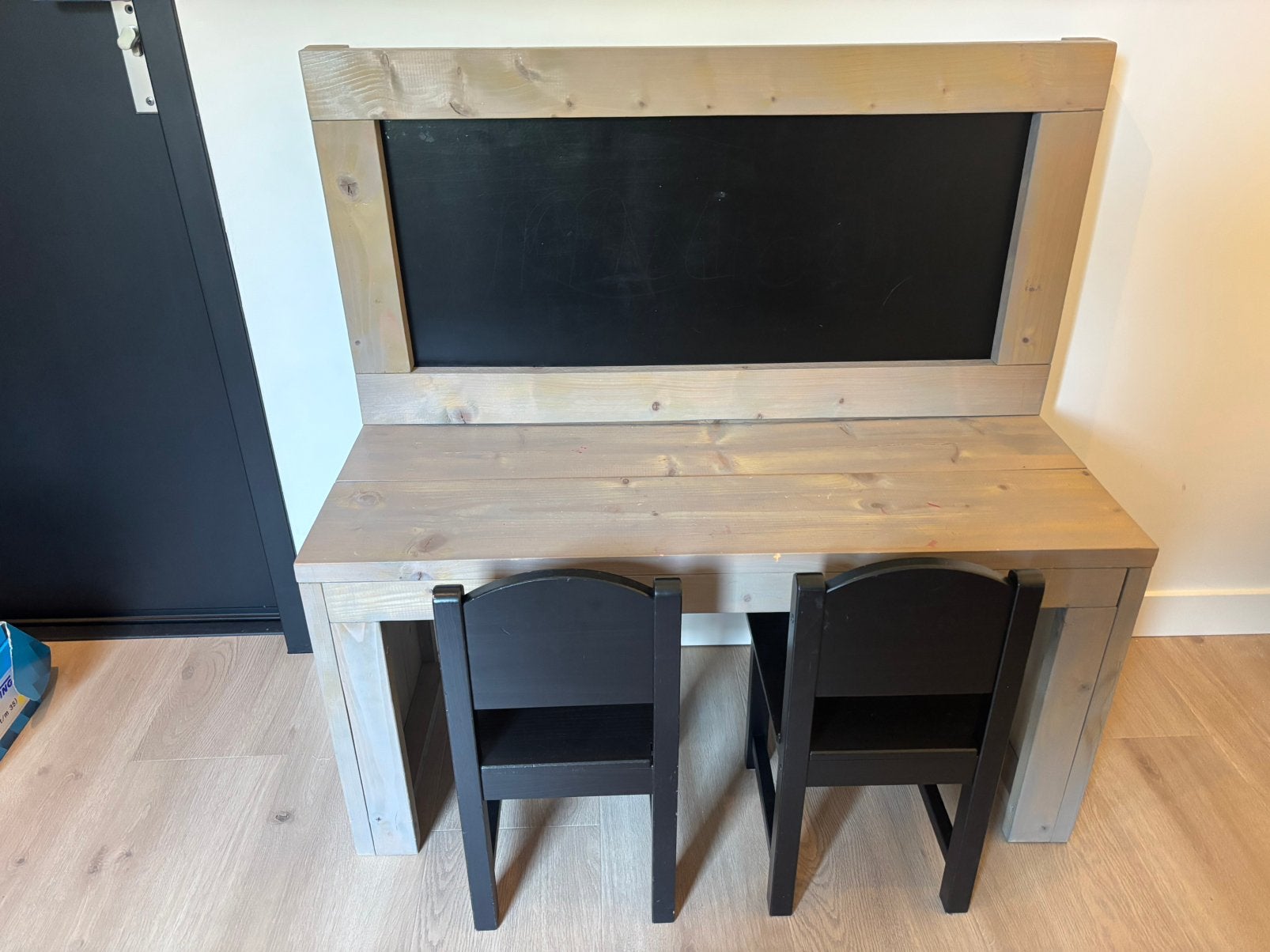 Kinder bureau van steigerhout met 2 stoeltjes, merk Jorg, Ophalen of Verzenden, Zo goed als nieuw, Tafel(s) en Stoel(en)