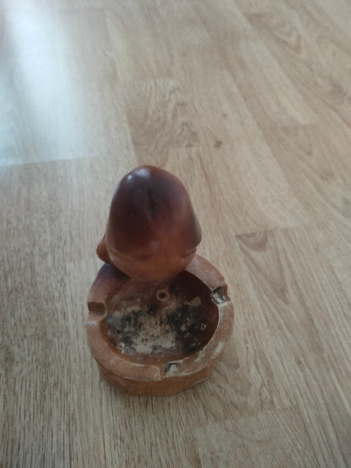 Unieke houten asbak in de vorm van een piemel, Ophalen of Verzenden, Gebruikt, Asbak