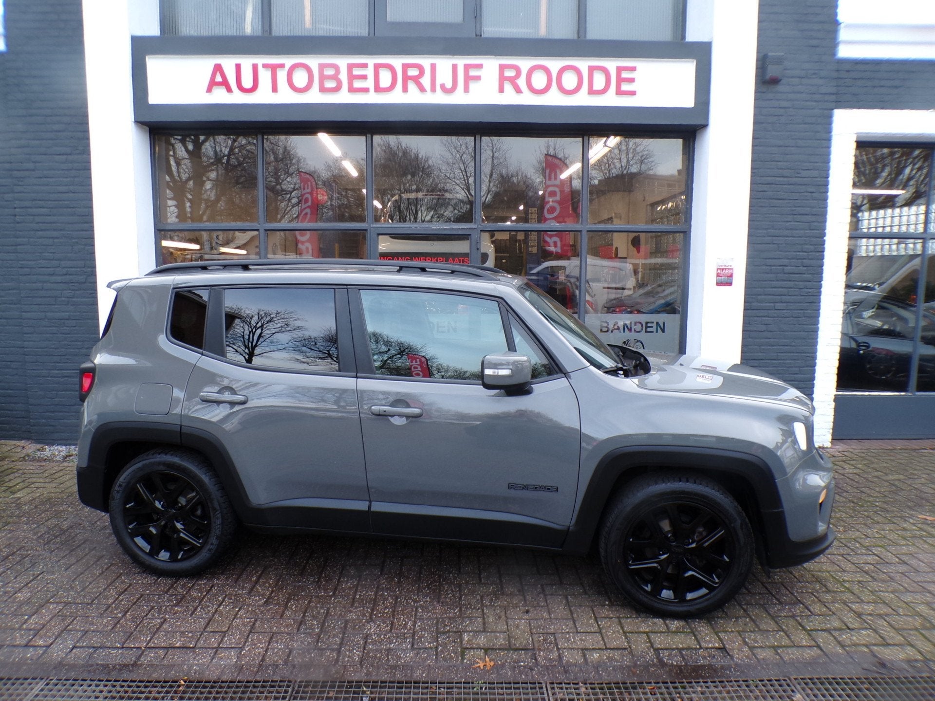 Jeep Renegade 1.0T Limited Black NANO GREY ,VELE EXTRA'S!, Auto's, Voorwielaandrijving, 15 km/l, Gebruikt, 1295 kg