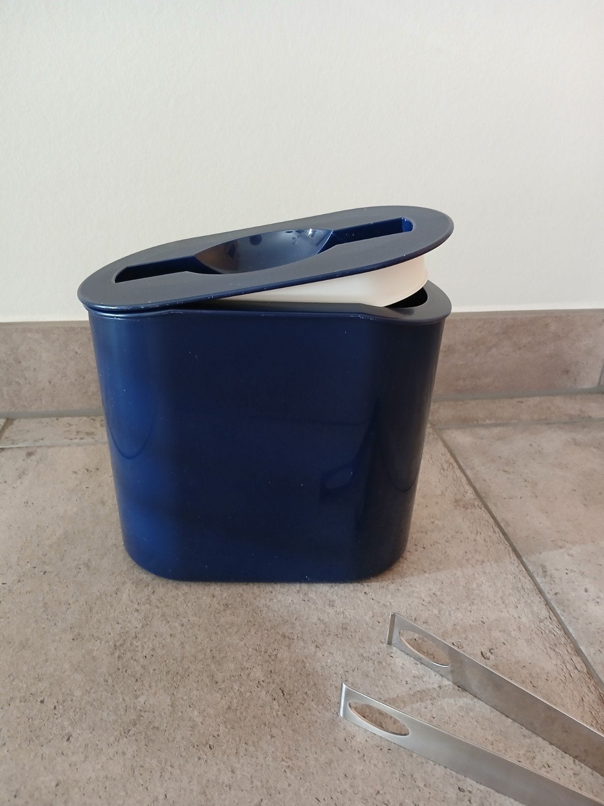 Tupperware ijsklontjes bak, ijsblokjesbak, wijnkoeler. ingst, Gebruikt, Blauw, Ophalen of Verzenden, Overige typen