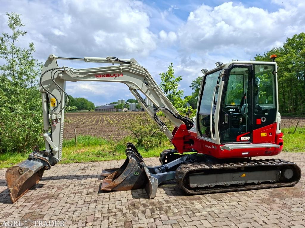 Takeuchi TB260 | bj 2020 | 2069uur | 3 bakken, Zakelijke goederen, Machines en Bouw | Kranen en Graafmachines, -, Niet opgegeven