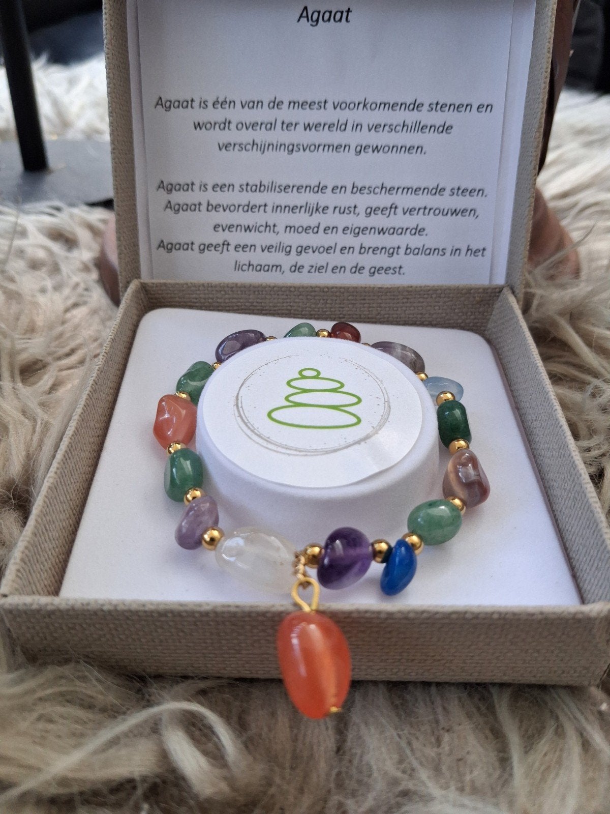 Dames armband met onregelmatige natuurstenen van Agaat sten