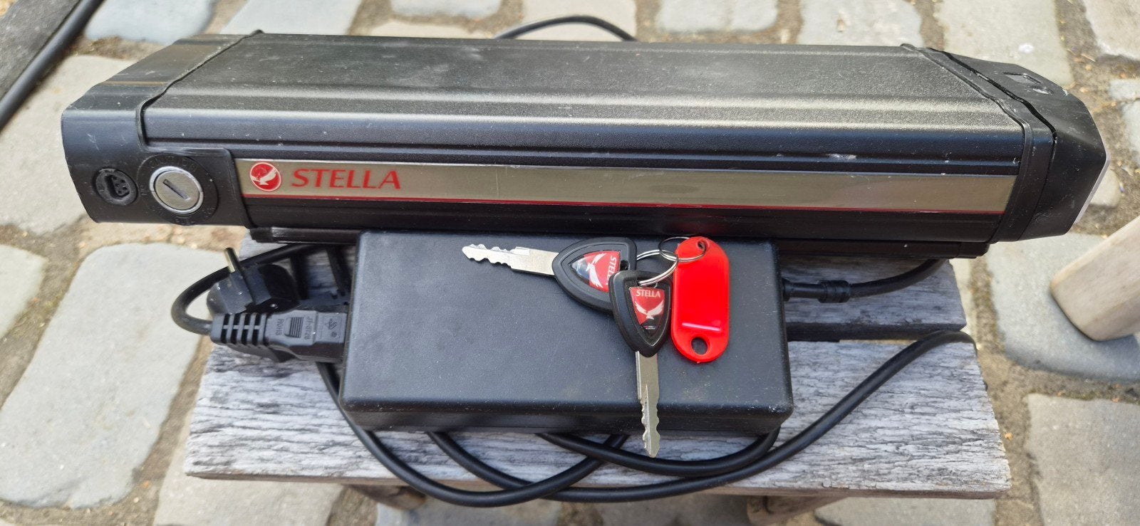 2 accu's Stella fiets, Ophalen, Gebruikt
