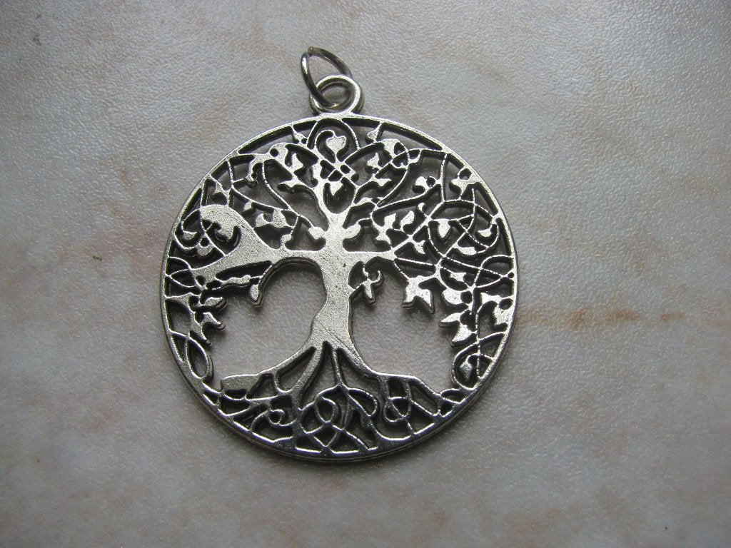 Zilver Kleurige Metalen Ketting Hanger - Levensboom - 3.5 cm, Overige materialen, Gebruikt, Verzenden, Bloem of Plant