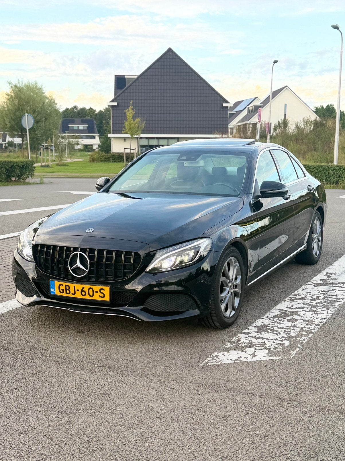 Mercedes-Benz C-Klasse C180 Automaat 2017 | Nieuwe  APK, Automaat, 1800 kg, Zwart, Leder en Stof