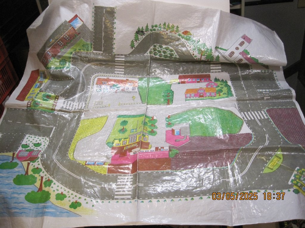 speelmat plastic 118/108 cm lars g goransson (341), Kinderen en Baby's, Speelgoed | Speelkleden, Gebruikt, Ophalen of Verzenden