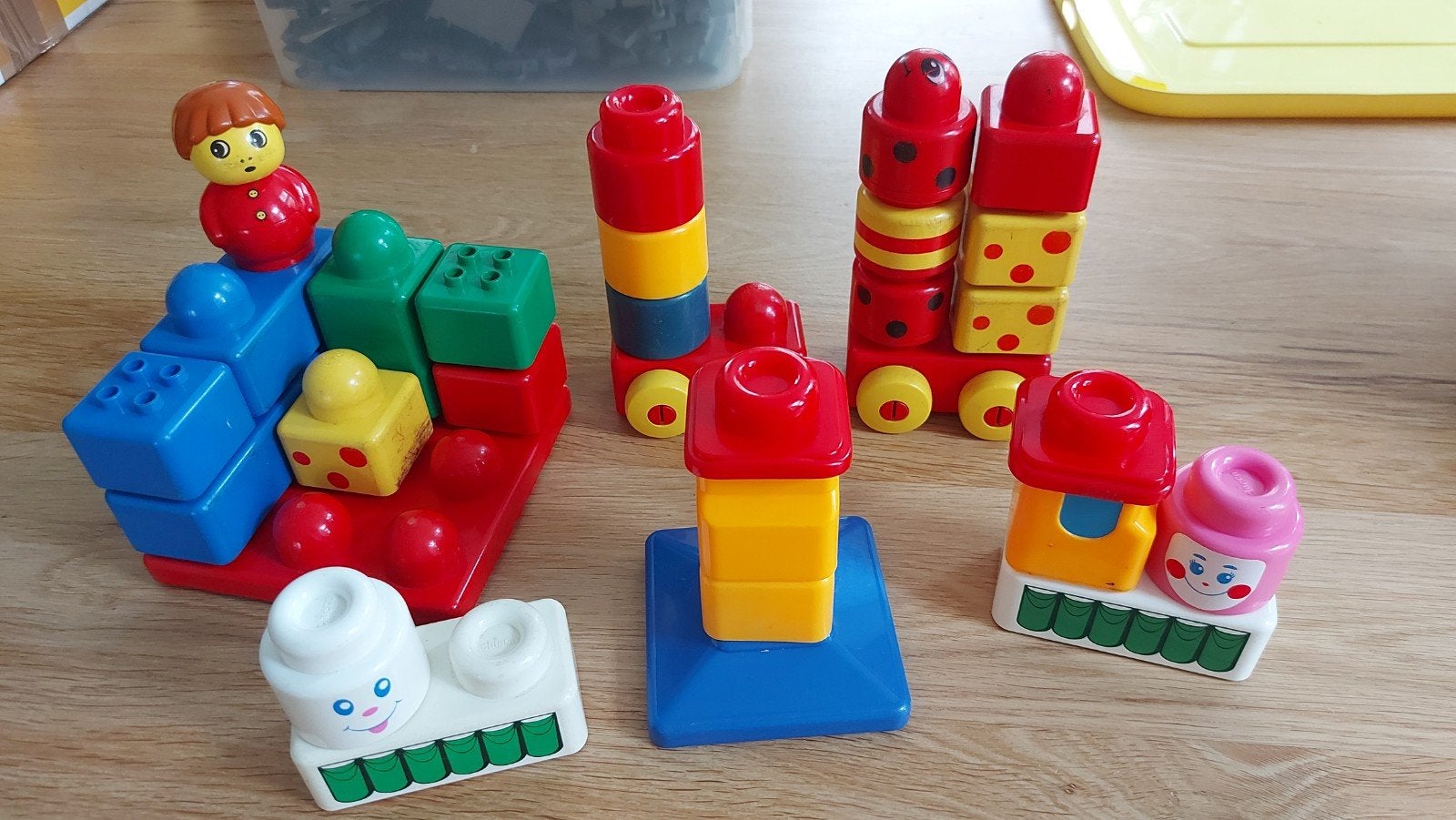 Lego duplo en chicco set met blokken, poppetjes en wagens, Kinderen en Baby's, Speelgoed | Bouwstenen, Gebruikt, Overige merken