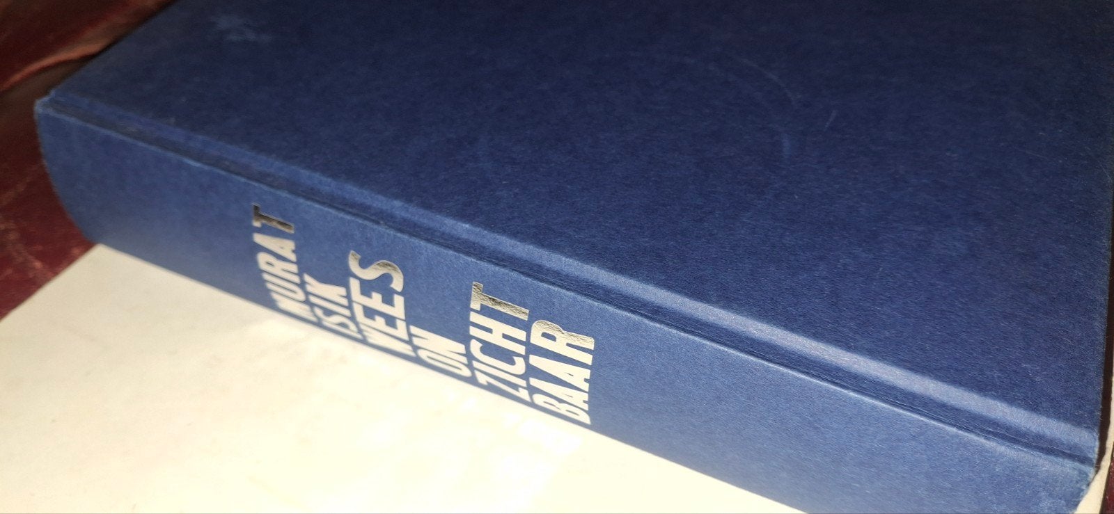 Murat Isik - Wees onzichtbaar (Hardcover), Boeken, Ophalen of Verzenden, Zo goed als nieuw, Murat Isik, Nederland