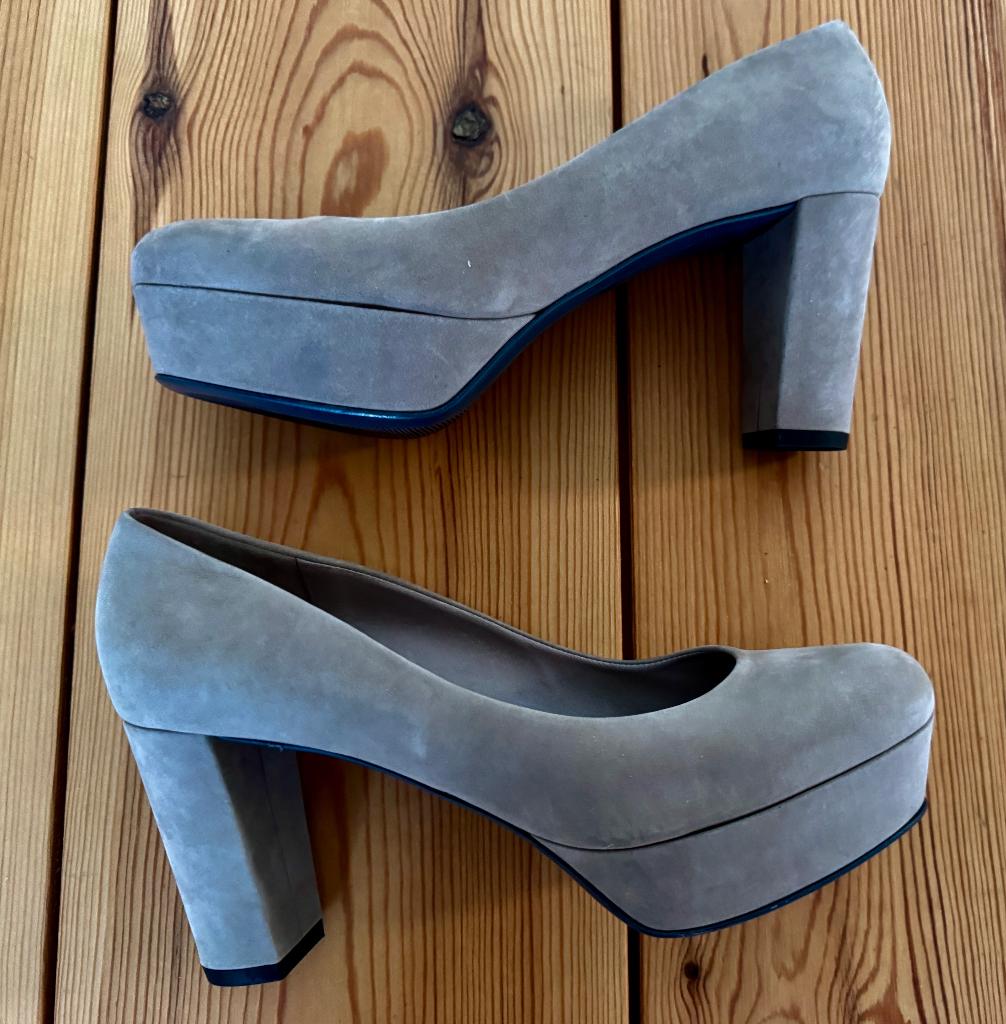 Kennel & Schmenger Pumps - Grijs suède - maat 38 (UK 5), Pumps, Ophalen of Verzenden, Zo goed als nieuw, Grijs