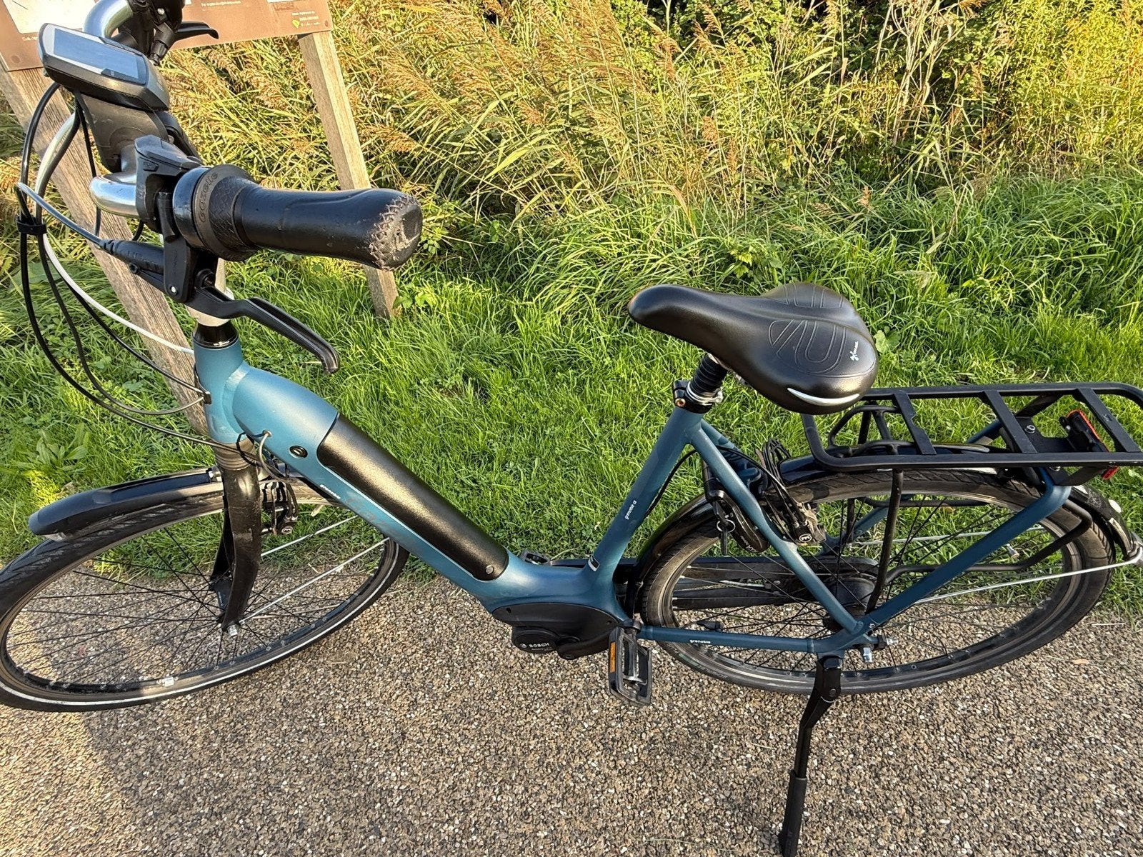 Gazelle Grenoble C8 2022 in Zeer Goede Staat met Oplader, Ophalen, Zo goed als nieuw, 51 tot 55 cm, 50 km per accu of meer