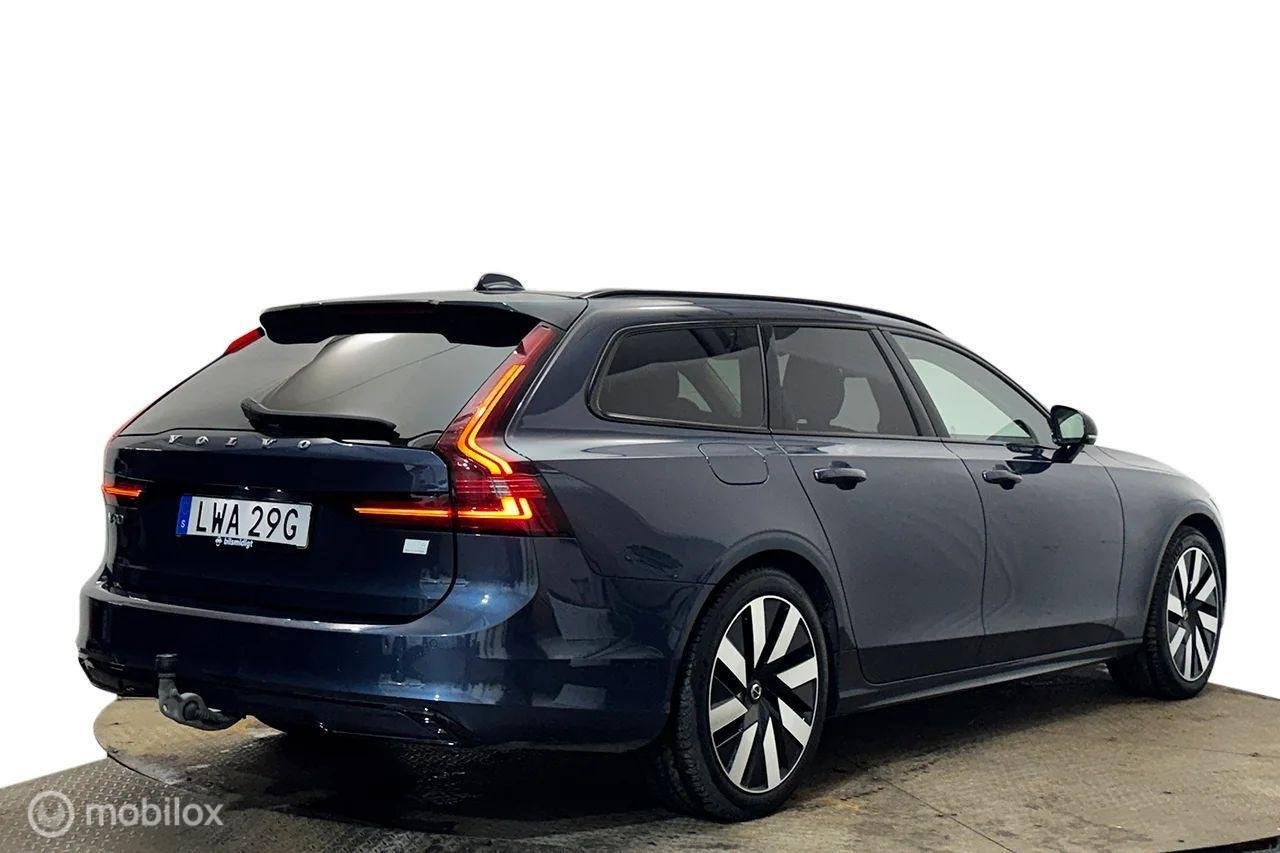 Volvo V90 2.0 T6 Plug-in hybrid AWD Plus Dark, trekhaak, Automaat, Dealer onderhouden, 4 cilinders, 1969 cc