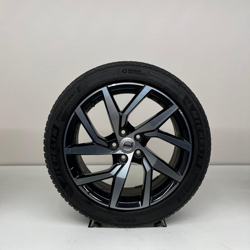 Volvo S60 / V60 - 18 inch - winterbanden, Auto-onderdelen, Banden en Velgen, 18 inch, Gebruikt, Banden en Velgen, 235 mm