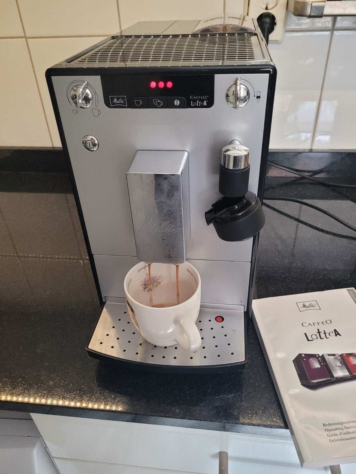 Melitta lattea koffiebonen machine., Witgoed en Apparatuur, Koffiezetapparaten, Ophalen, Zo goed als nieuw, Koffiemachine, Koffiebonen