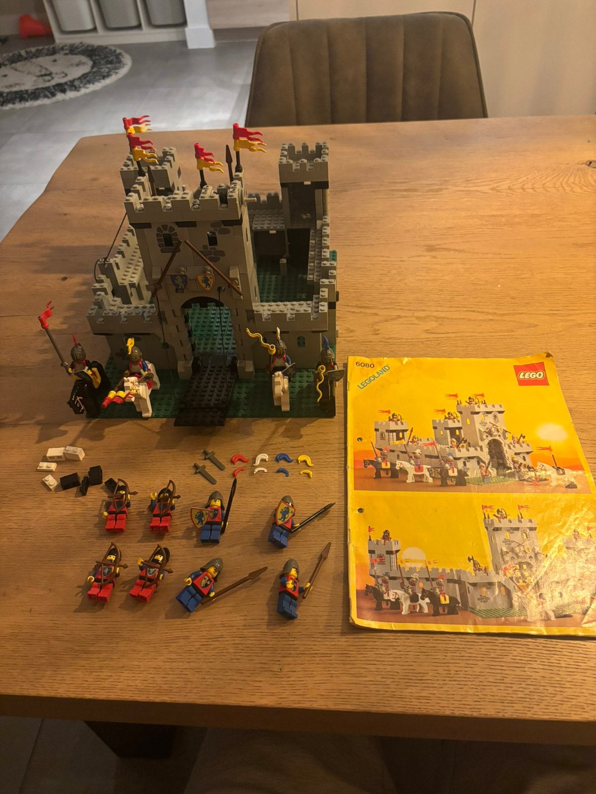 Lego 6080, Kinderen en Baby's, Speelgoed | Duplo en Lego, Ophalen of Verzenden, Zo goed als nieuw
