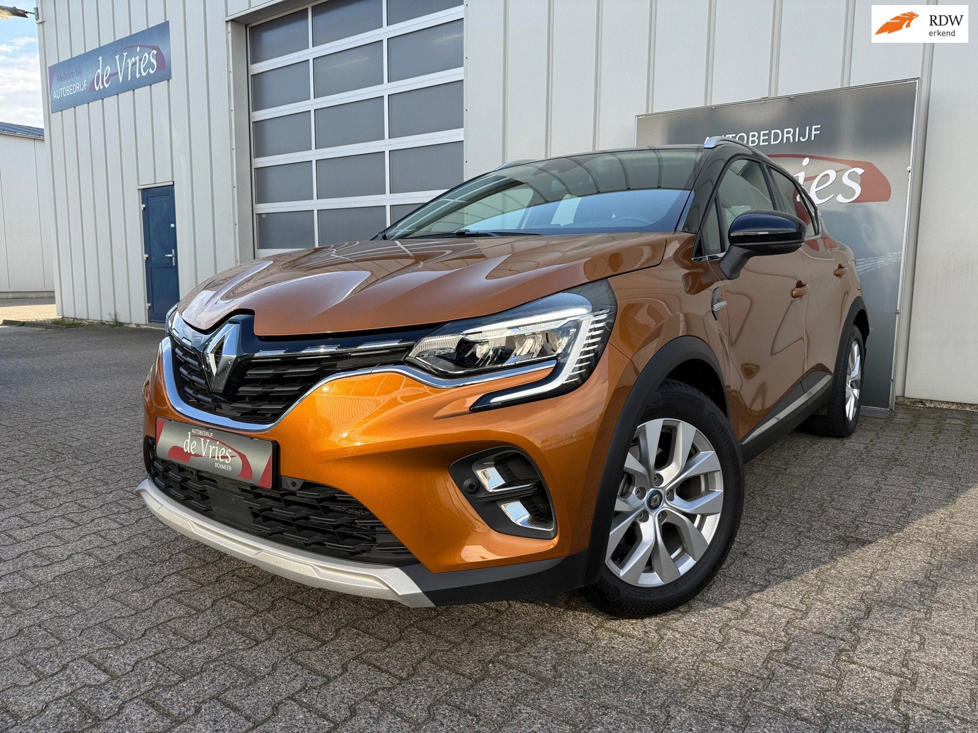 Renault Captur 1.6 E-Tech Plug-in Hybrid 160 Intens NAVIGATI, Gebruikt, Zwart, Bedrijf, Hybride Elektrisch/Benzine