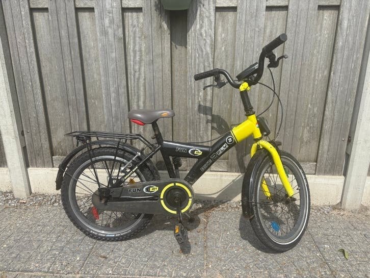 Popal Bike 2 Fly jongensfiets 18 inch - Zwart/Geel, Ophalen, Gebruikt