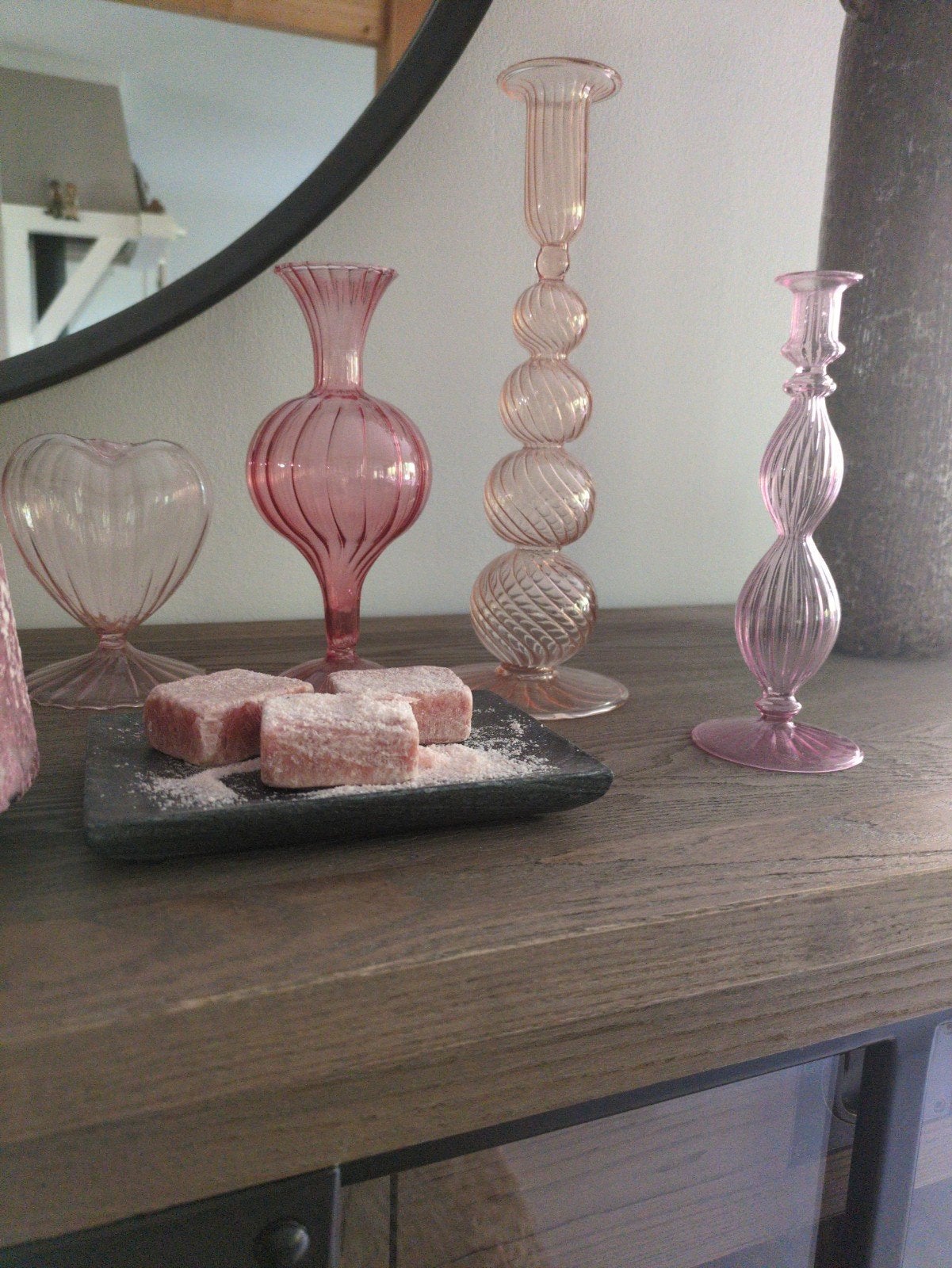 Roze decoratieset: kandelaars, vazen en zeepjes, Ophalen of Verzenden, Gebruikt, Roze, Glas