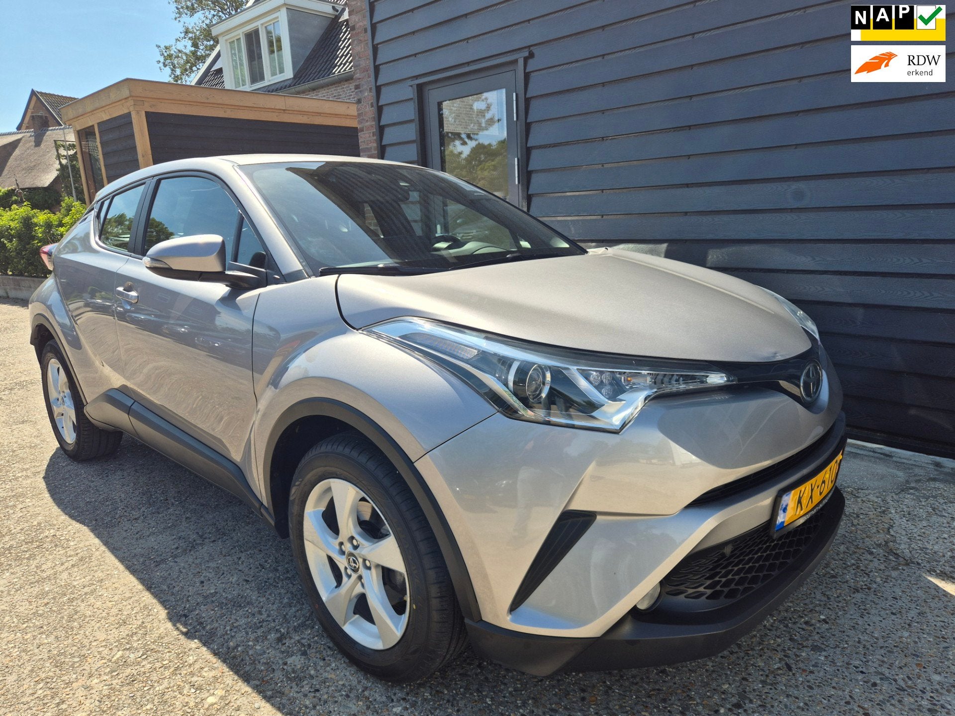 Toyota C-HR 1.2 Dynamic *Dealer onderhouden*, Voorwielaandrijving, Stof, Gebruikt, 4 cilinders