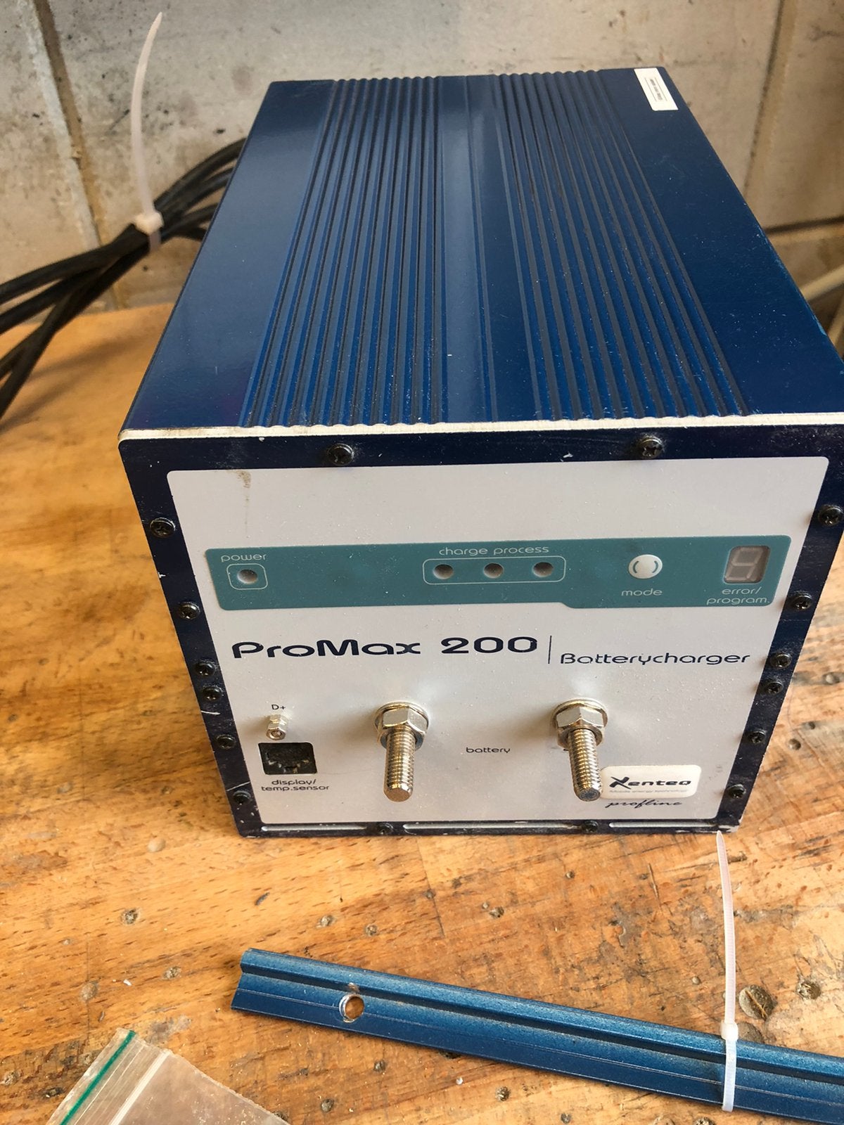 Xenteq ProMax 200 12v 50 ampere oplader, Ophalen, Nieuw