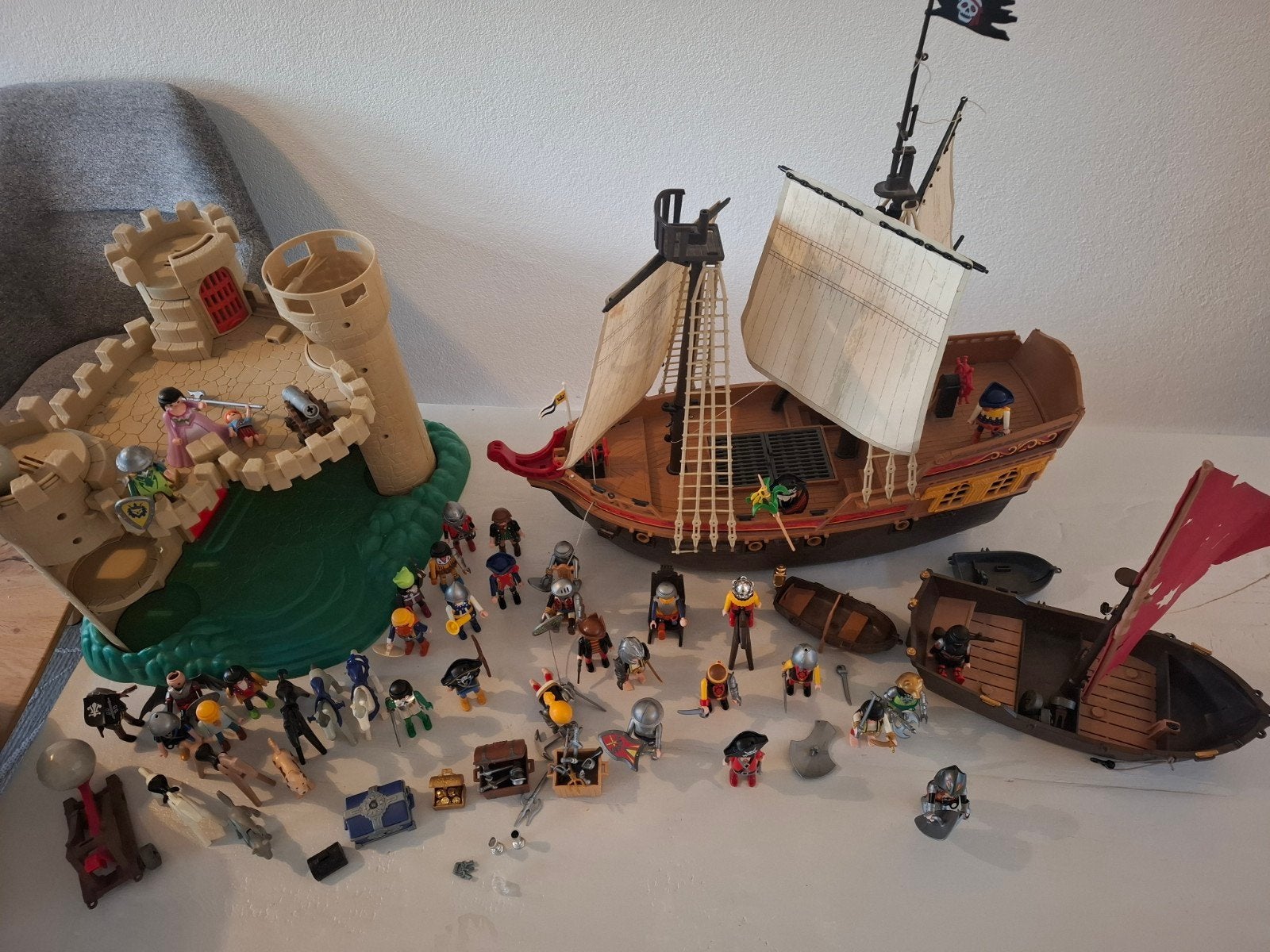 Foto 3 van Grote Playmobil set: Kasteel, schepen en veel figuren