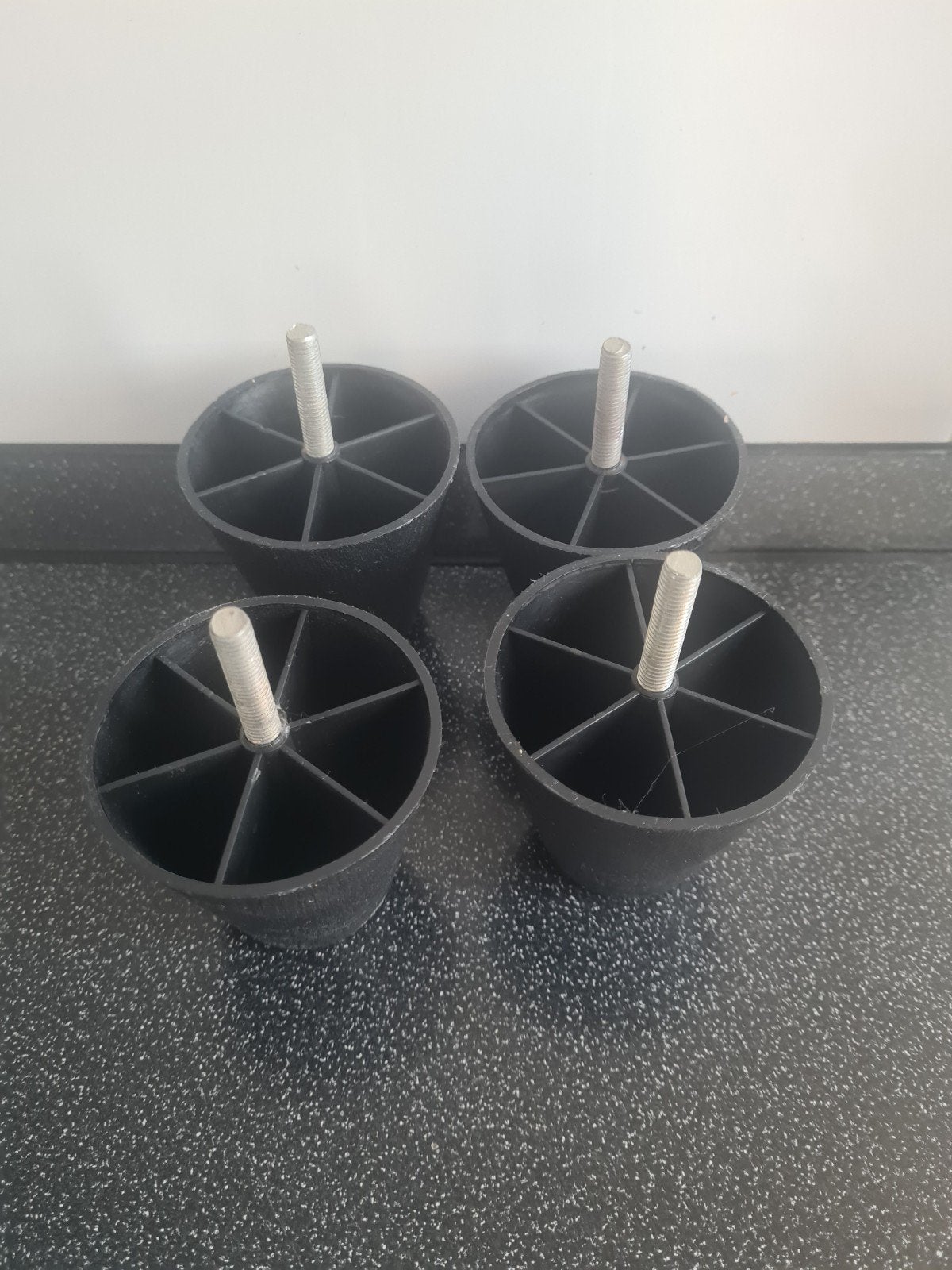 Set van 4 zwarte kunststof tafelpoten - 7 cm, Tafelpoot, Gebruikt, Minder dan 50 cm, Ophalen of Verzenden