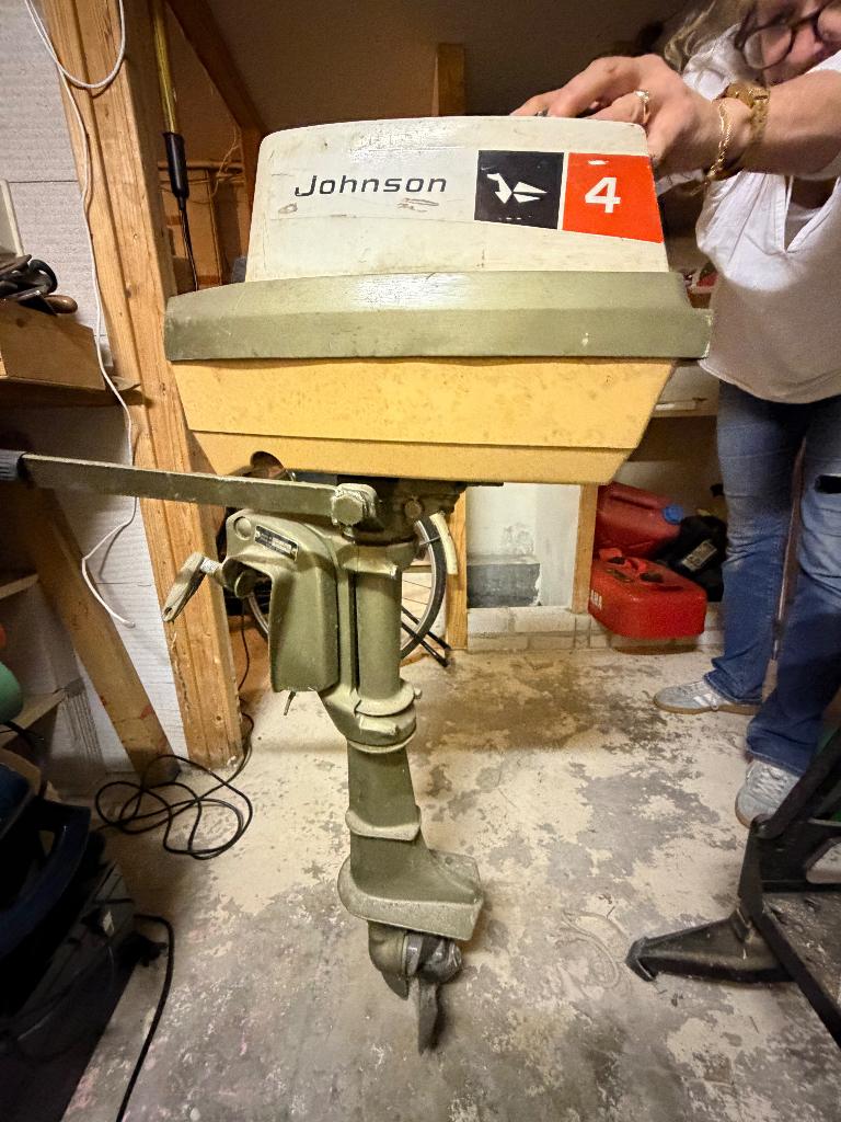 Johnson 4 pk buitenboordmotor + Yamaha tank, Ophalen, Gebruikt, Motor en Techniek
