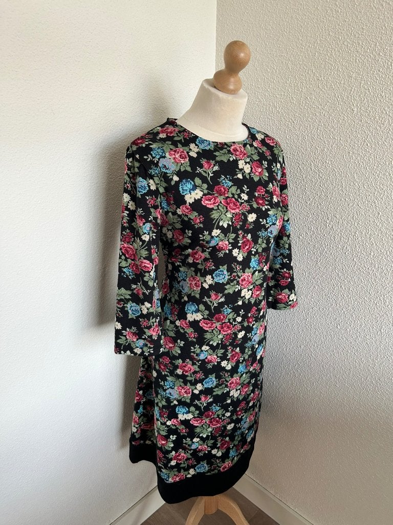 Tantilly maat M bloemen trui jurk 2374, Kleding | Dames, Maat 38/40 (M), Tantilly, Zwart, Tantilly