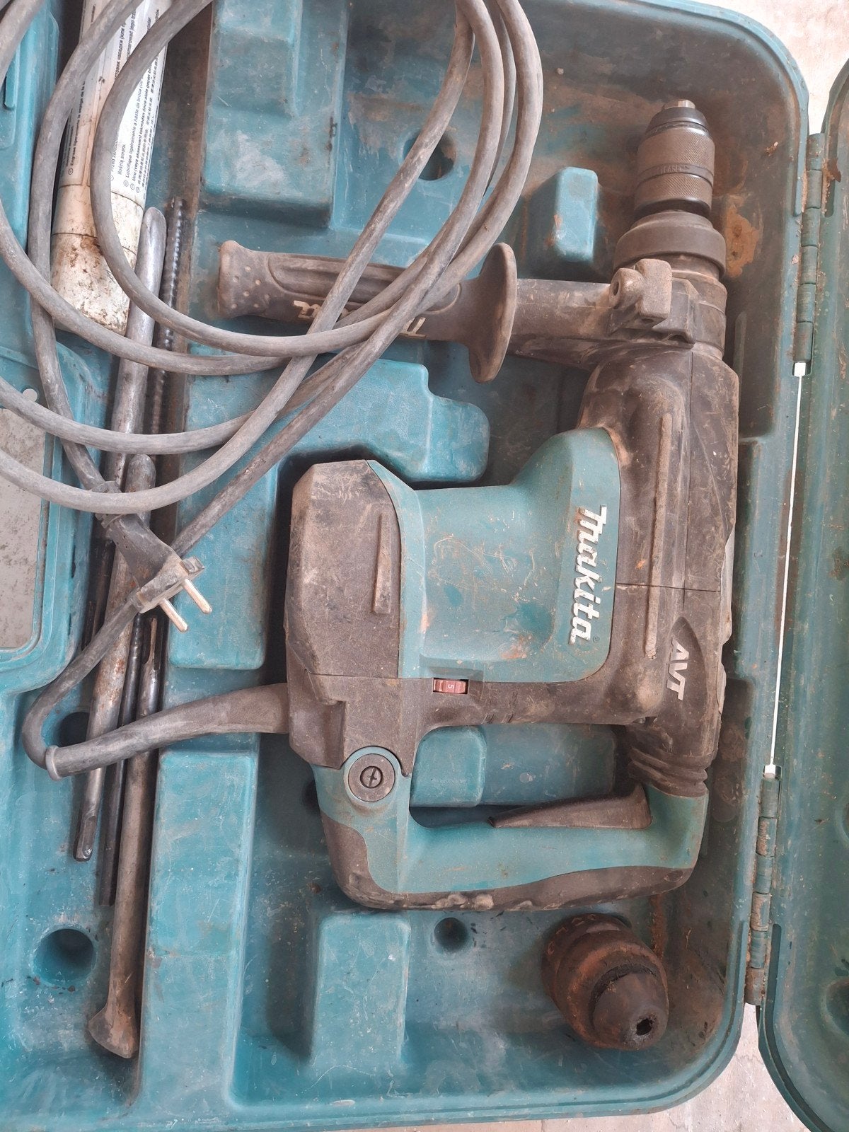 Makita Boorhamer met AVT - Inclusief Koffer, Boor- en/of Breekhamer, Ophalen of Verzenden, Klopboormechanisme, Gebruikt