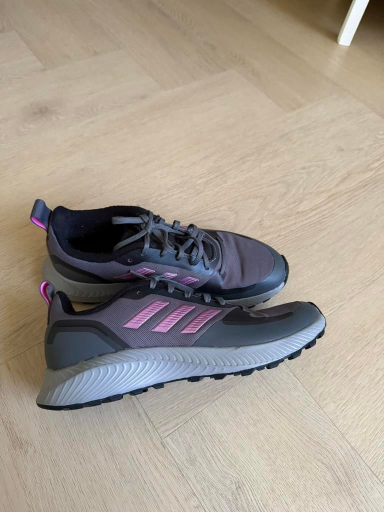 Adidas schoenen, Ophalen of Verzenden, Zo goed als nieuw, Sneakers of Gympen