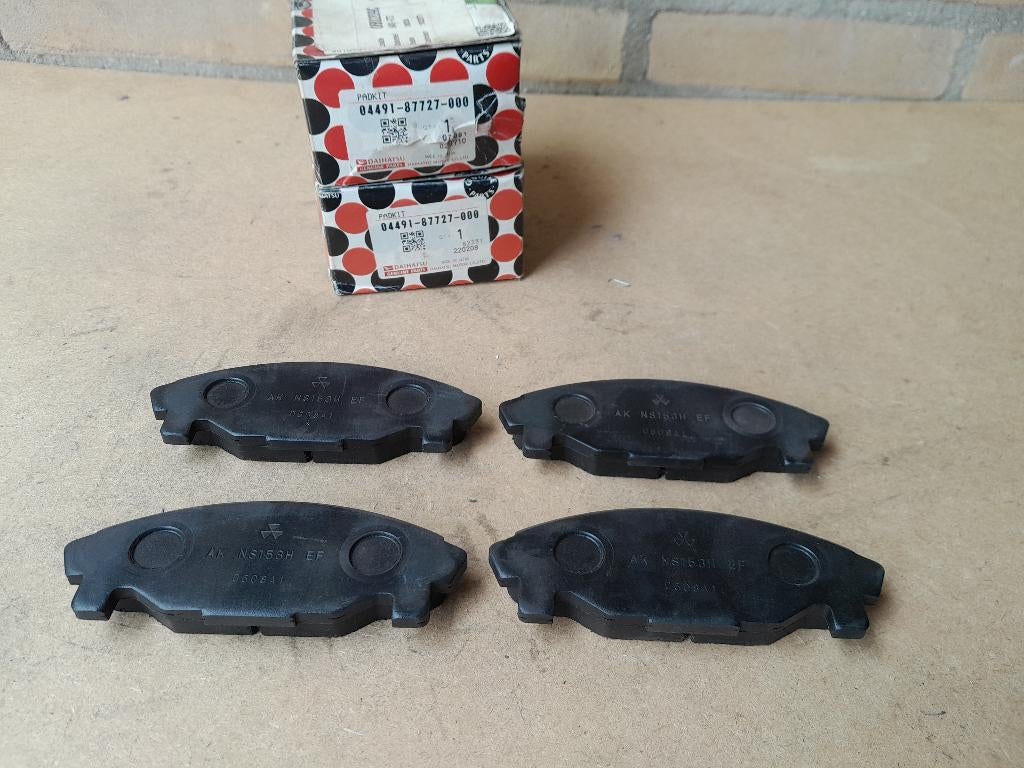 SET REMBLOKKEN - NIEUW&ORIGINEEL - DAIHATSU CHARADE+GRANMOVE, Verzenden, Nieuw, Daihatsu