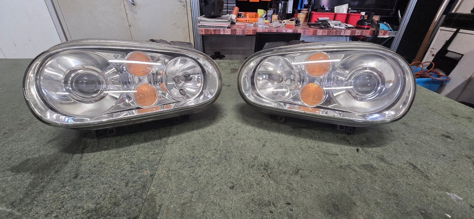 VW Golf 4 R32 Xenon koplampen, Ophalen of Verzenden
