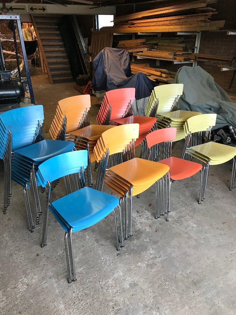 Partij 53 stapelbare Thonet S270 S 270 design stoelen, Ophalen, Gebruikt, Bruin, Nvt