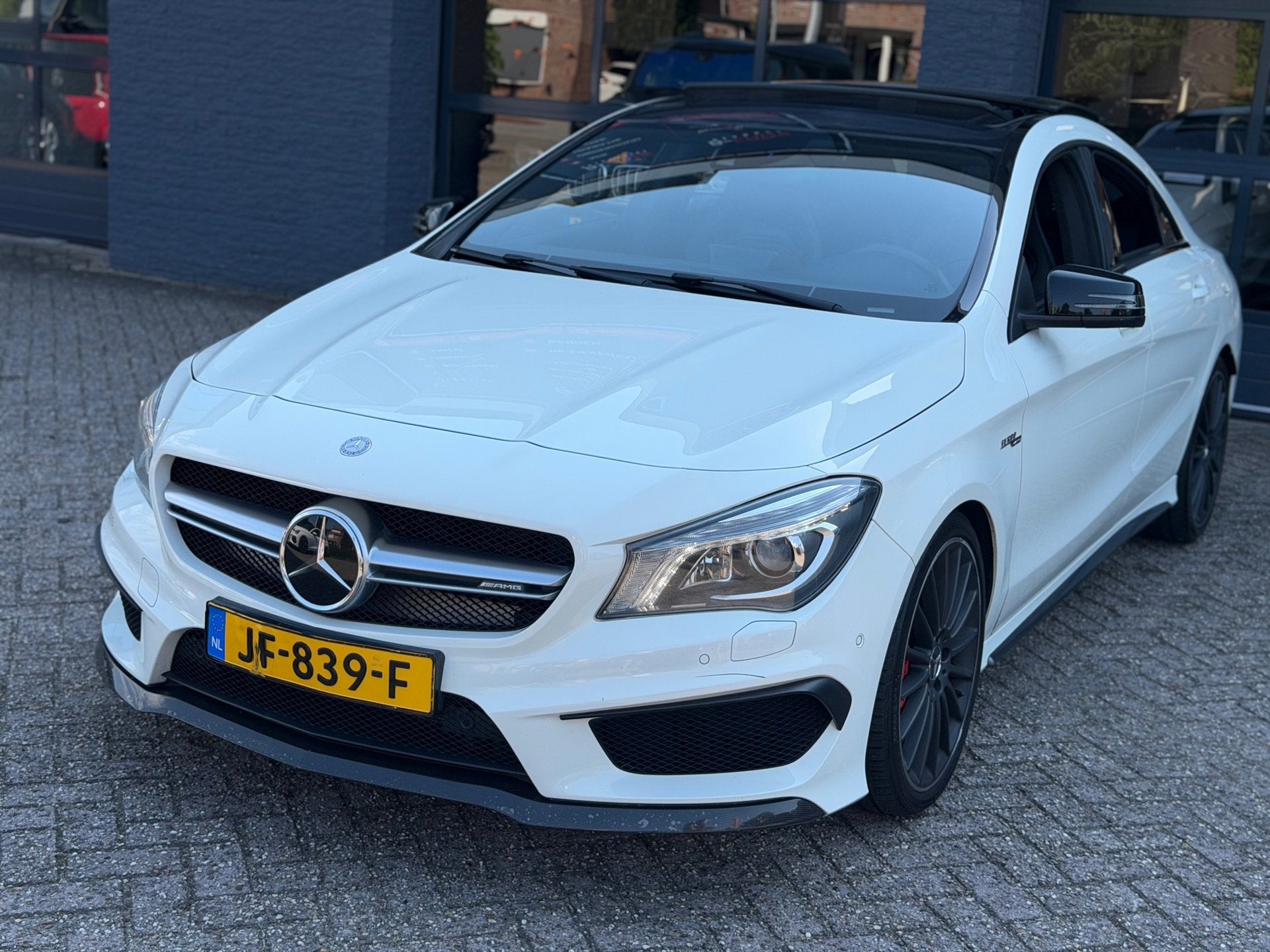 Mercedes-Benz CLA-klasse AMG 45 4MATIC Kuipstoel|Pano|Xenon|, Auto's, Automaat, CLA, Bi-Xenon koplampen, Gebruikt
