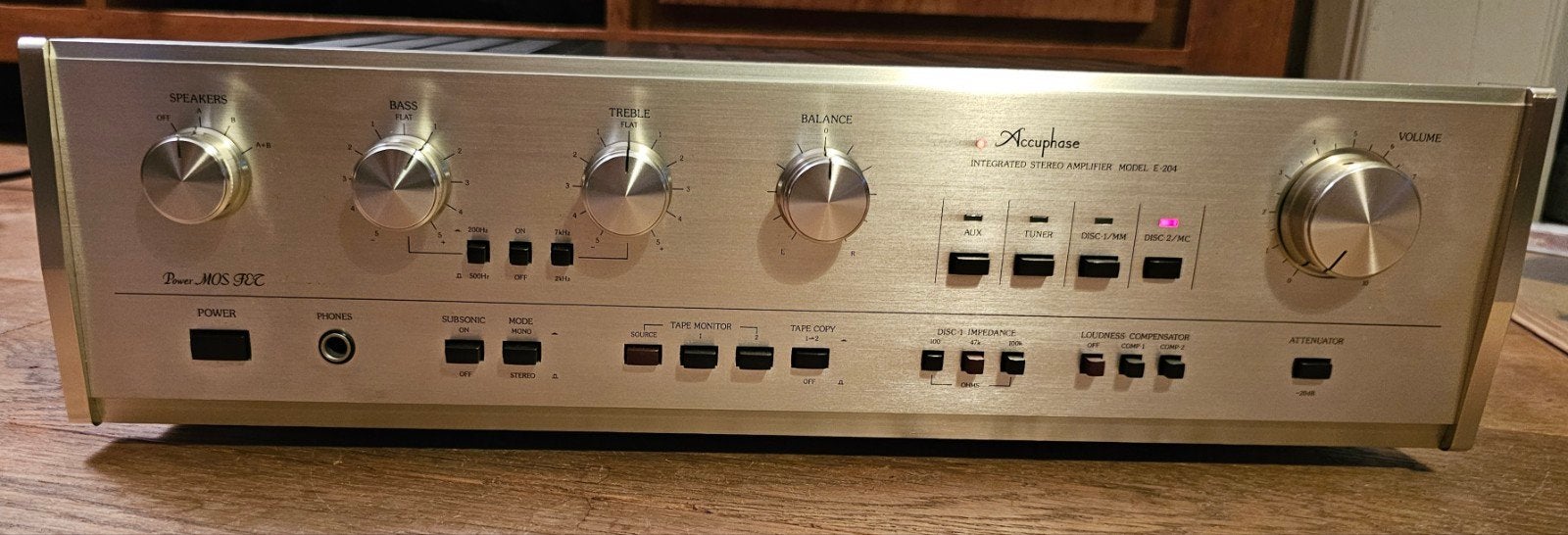 Accuphase E204 Gold high end klassieker power FET,MM/MC, Overige merken, Refurbished, Ophalen of Verzenden, 120 watt of meer