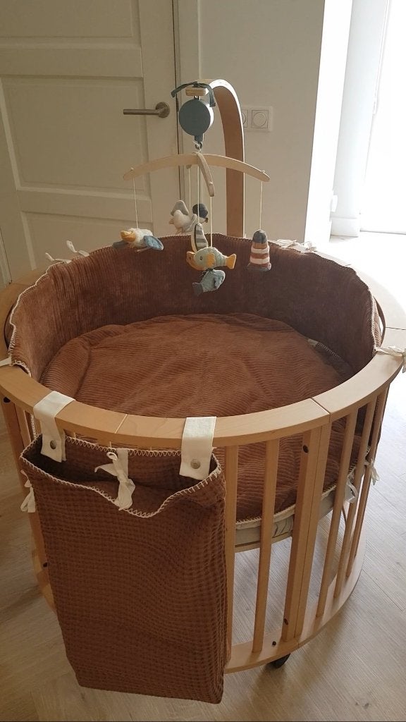 Europe baby box, Kinderen en Baby's, Boxen, Ophalen, Zo goed als nieuw, Rond, Wieltjes