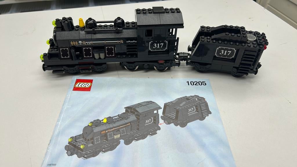 SB2890 Lego trein 10205 My Own Train + boekje met 9v motor, Ophalen of Verzenden, Zo goed als nieuw