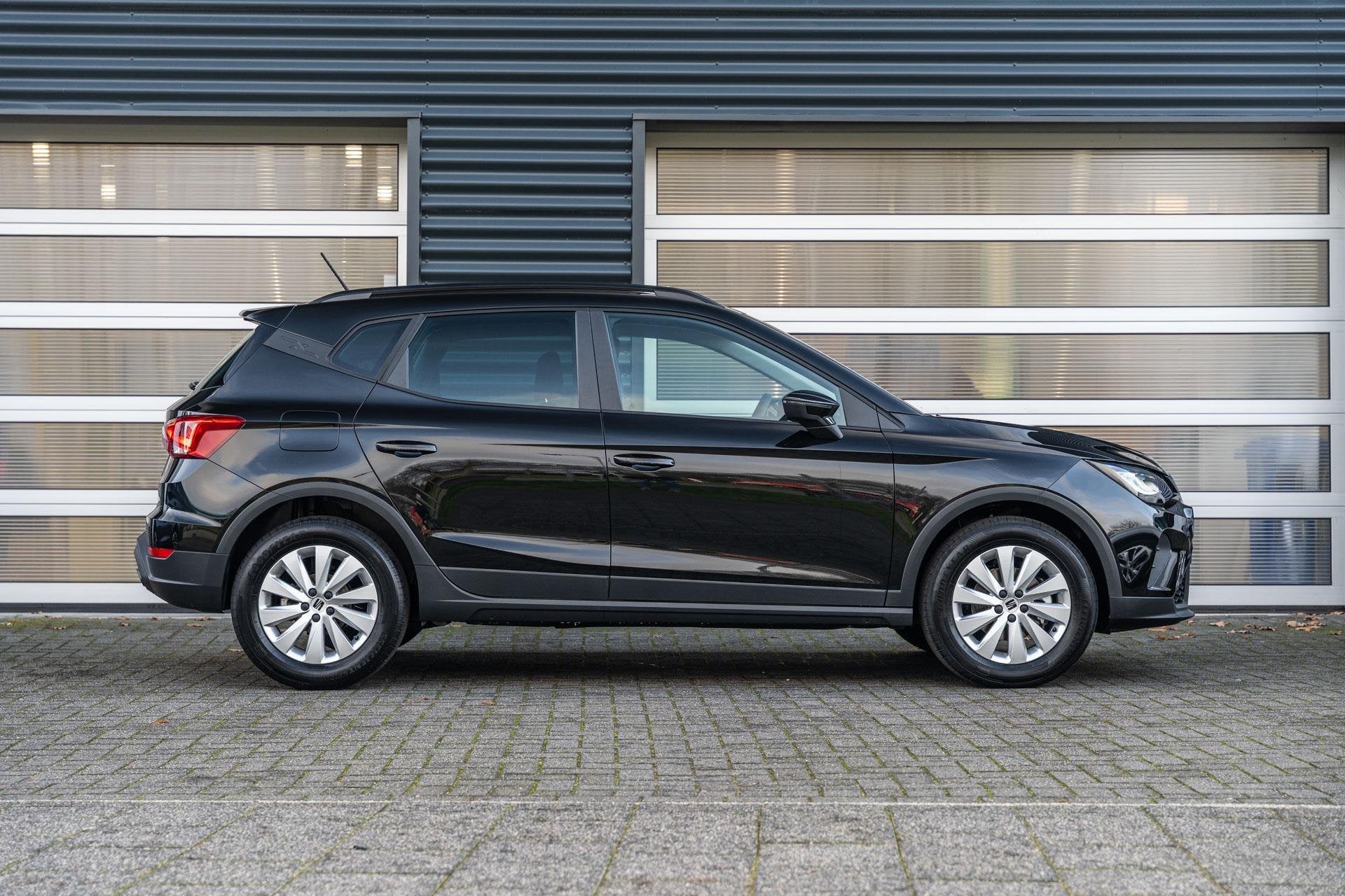 SEAT Arona 1.0 EcoTSI 115pk DSG Style Business Connect | App, Auto's, Stof, Zwart, Origineel Nederlands, Bedrijf