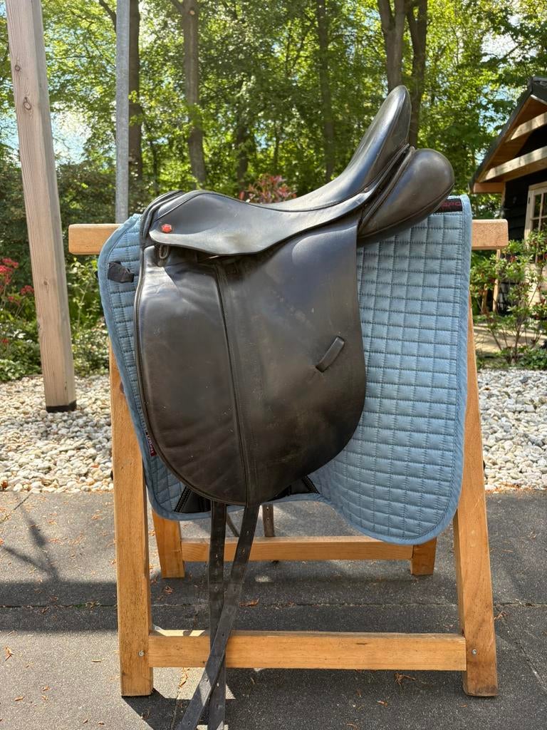 Albion dressuurzadel 17.5 inch m/w boom, Ophalen, Zo goed als nieuw, Dressuur