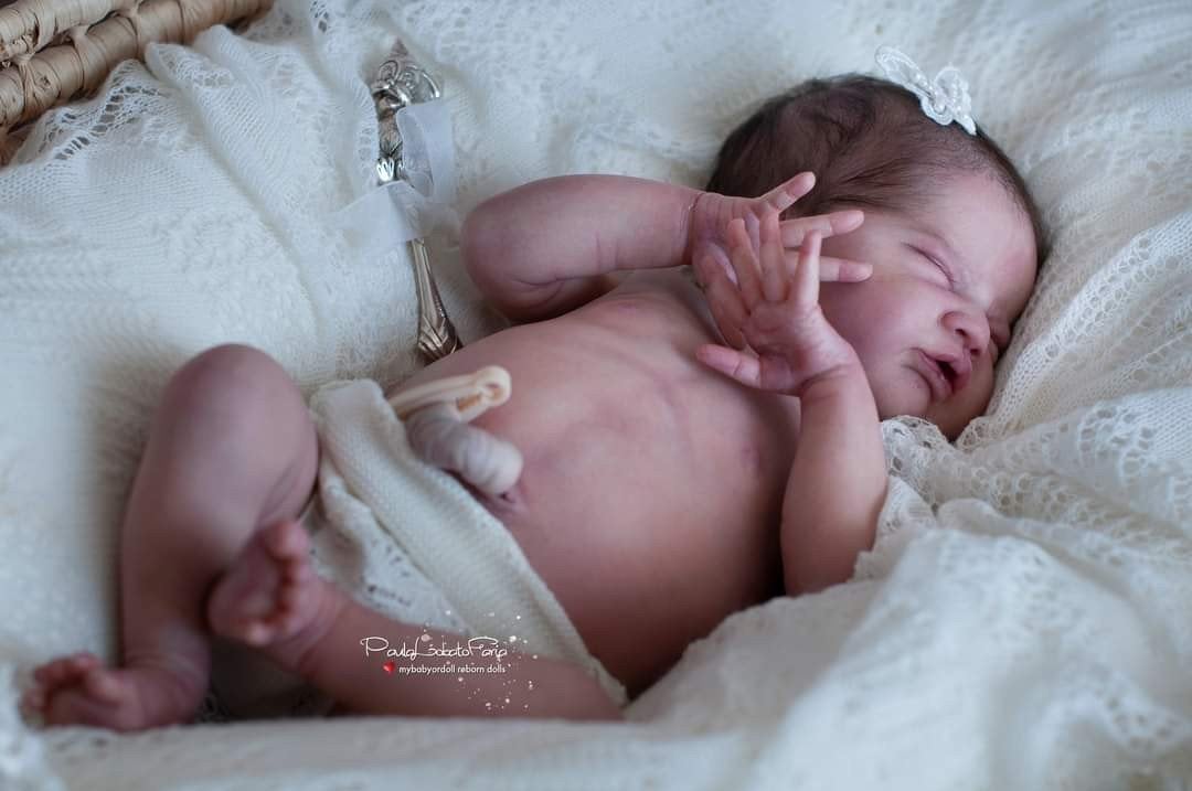 adembenemende mooi reborn baby Paula Lobato de Faria, Ophalen of Verzenden, Zo goed als nieuw, Babypop, Levensecht of Reborn