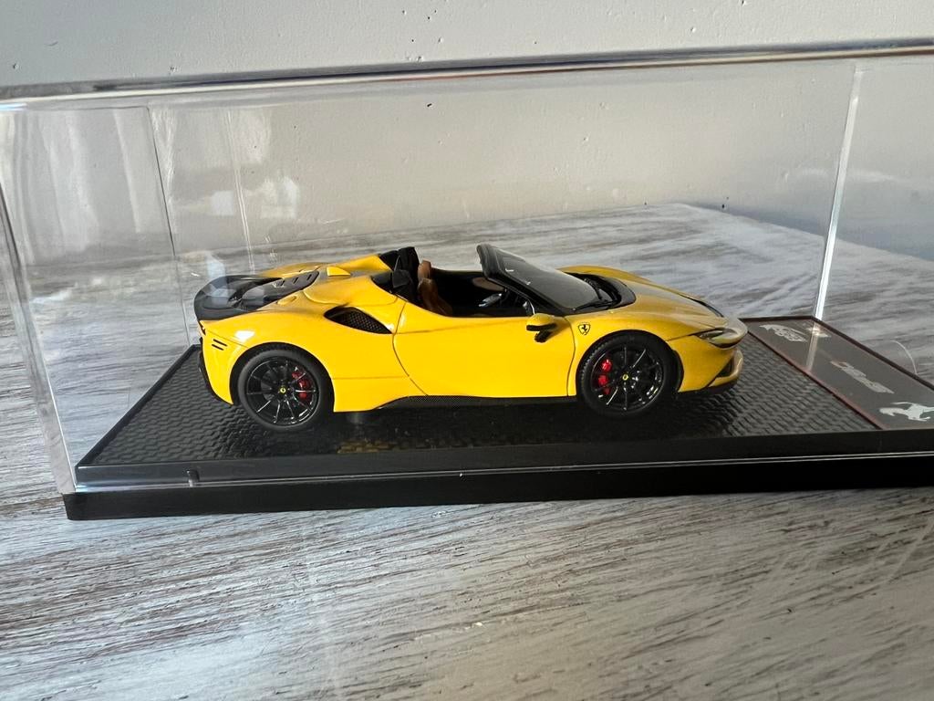 Ferrari SF90 Spider Giallo Modena BBR 1:43, Hobby en Vrije tijd, Modelauto's | 1:43, Ophalen of Verzenden, Zo goed als nieuw, Auto