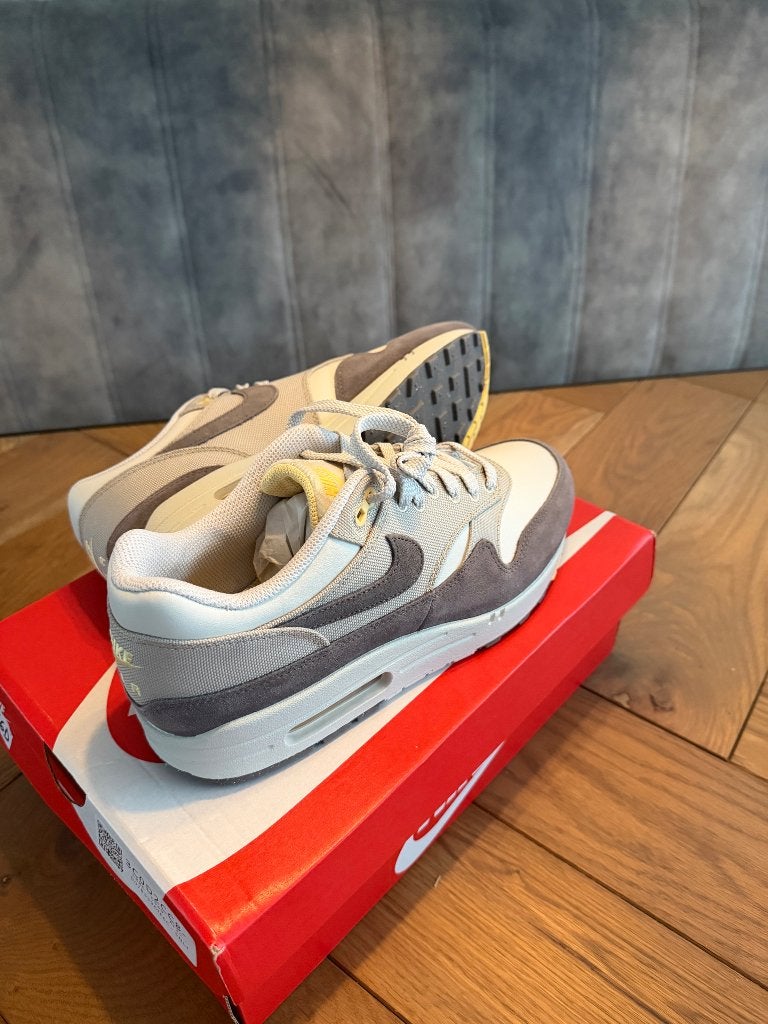 Nike air Max 1 Premium Cave Stone maat 43, Overige kleuren, Nike, Nieuw, Ophalen of Verzenden