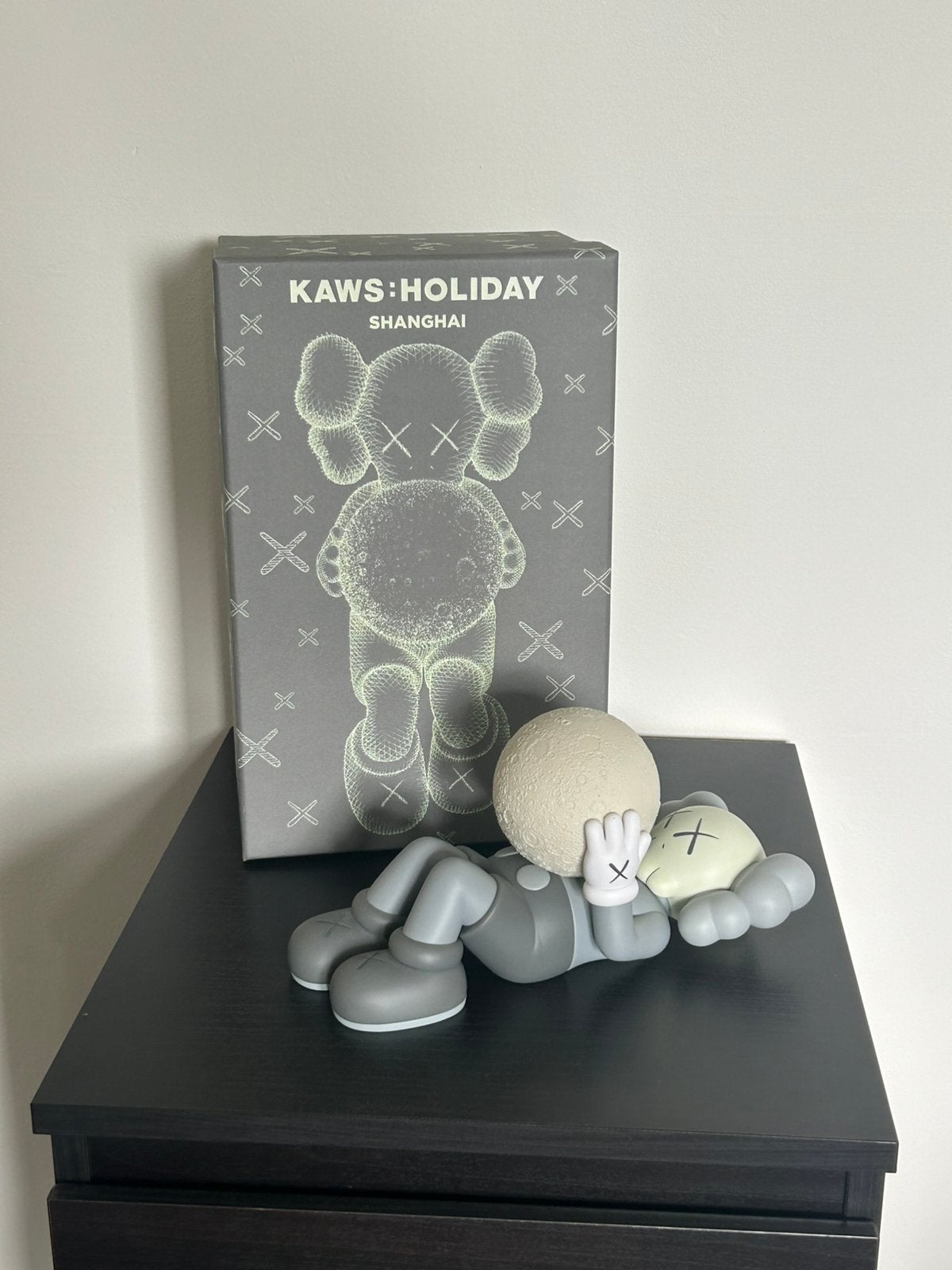 Kaws holiday Shanghai Grey, Ophalen of Verzenden, Nieuw