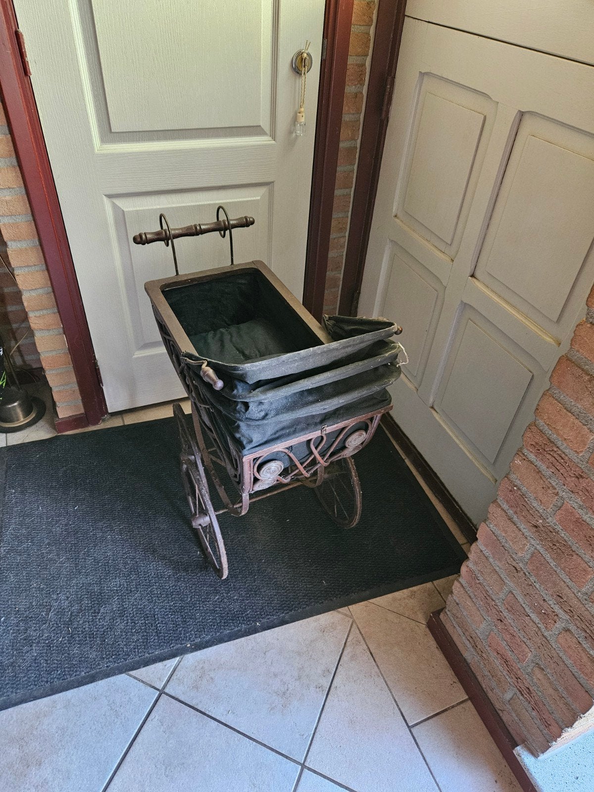 Decoratieve Antieke Kinderwagen, Ophalen