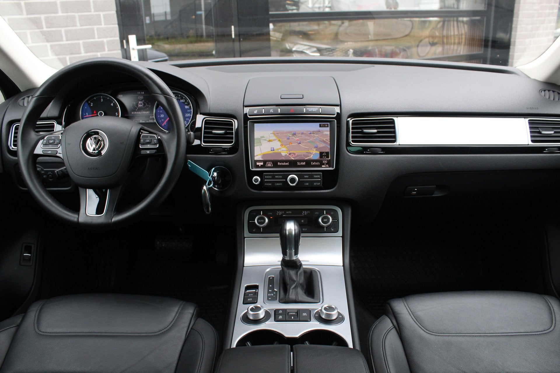 Volkswagen Touareg 3.0 TDI Highline / Panoramadak / Luchtver, 15 km/l, Gebruikt, Met garantie (alle), 255 €/maand