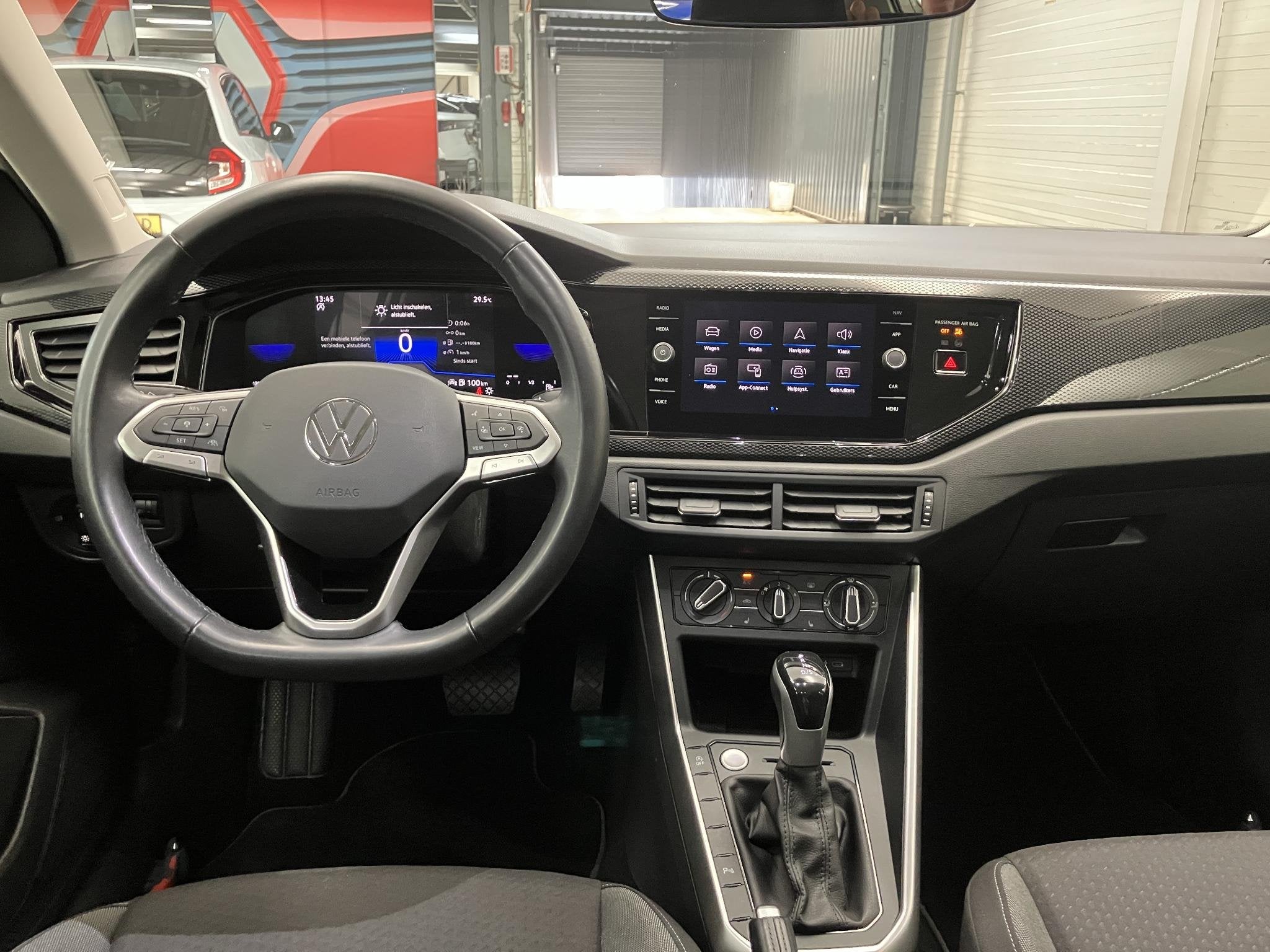 Volkswagen Taigo 1.0 TSI Life / Automaat / Nederlandse Auto, Stof, Gebruikt, 620 kg, Origineel Nederlands