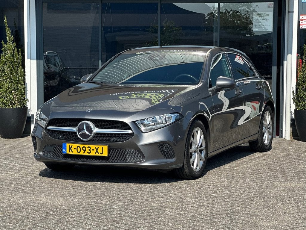 Mercedes-Benz A-klasse 220 Launch Edition Premium, Auto's, Gebruikt, Euro 6, Automatische klimaatregeling, Leder