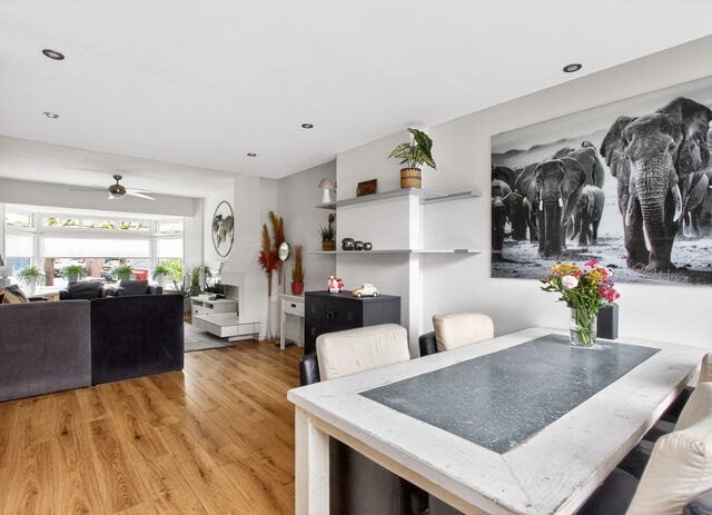 Vloer, kliklaminaat, zelf demonteren, 55m2, incl. plinten, Huis en Inrichting, Ophalen, Gebruikt, Beige, 50 tot 75 m²