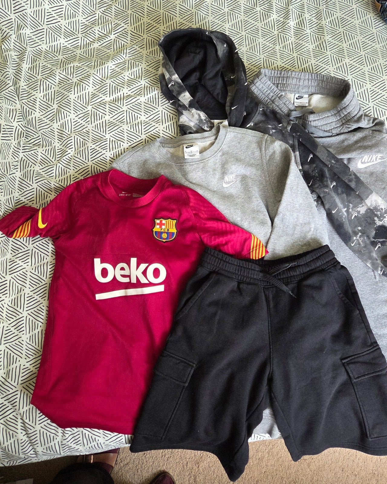 Kledingpakket sport maat 140 vooral Nike zeer goede staat, Ophalen of Verzenden