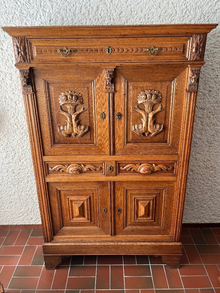 Mechelse kast, Ophalen