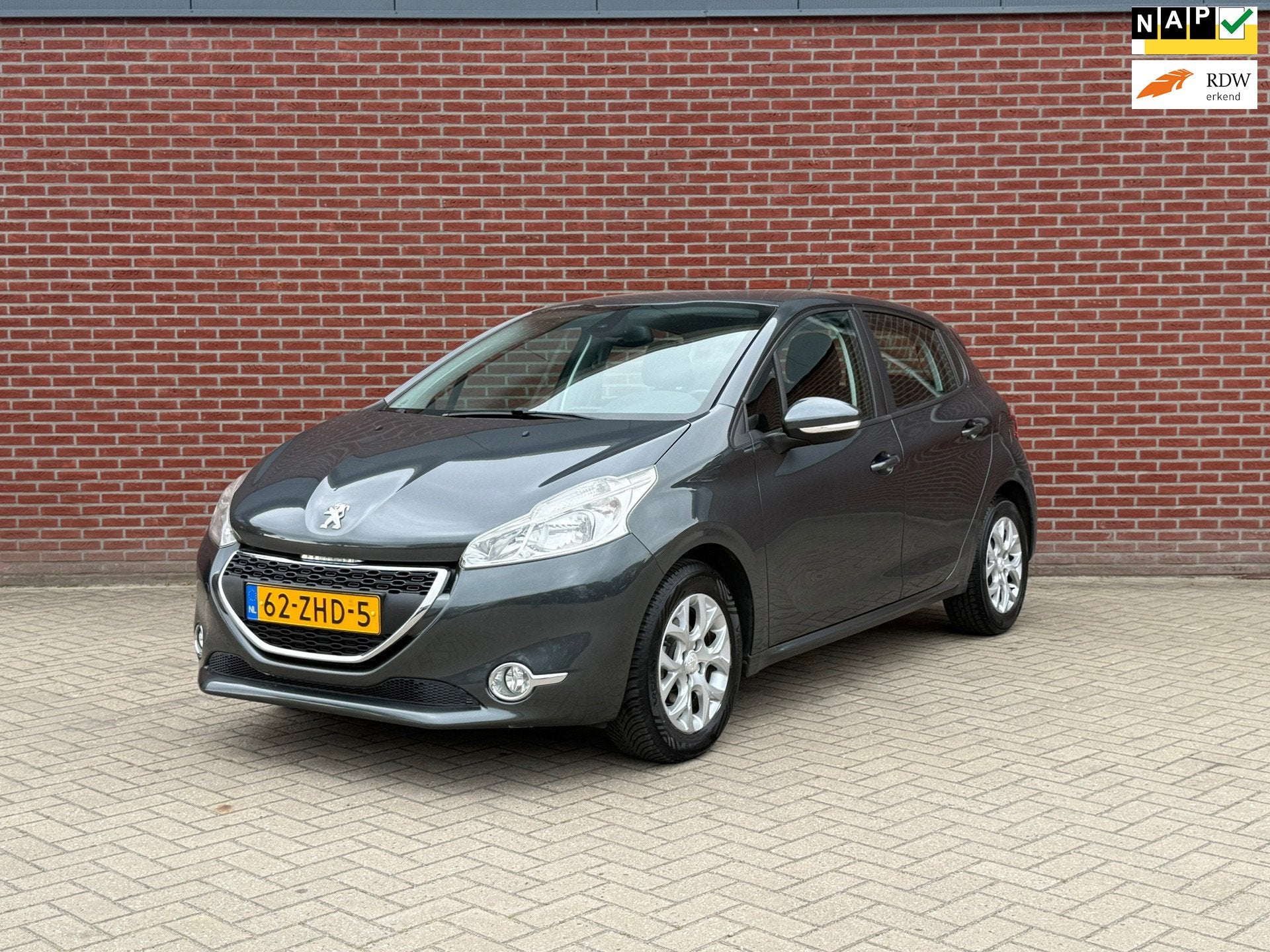Peugeot 208 1.2 VTi Access Nap / Airco / Cruise / Parkeersen, Auto's, Voorwielaandrijving, Euro 5, Gebruikt, 31 €/maand
